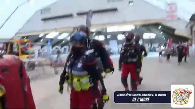 Sapeurs-pompiers en tenue lors du challenge national