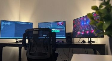 Poste de montage double écran